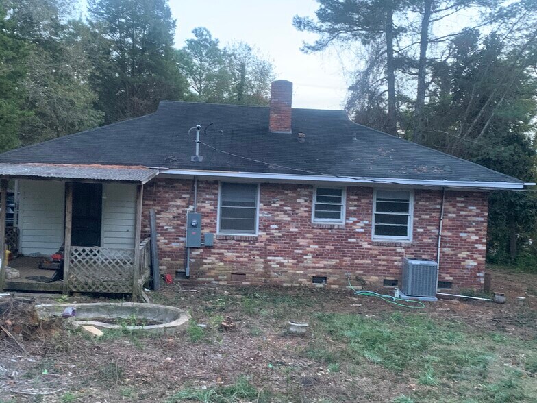 Building Photo - 7221 Clifford Dr