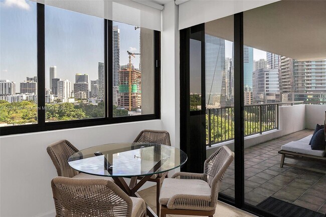 Building Photo - 1581 Brickell Ave
