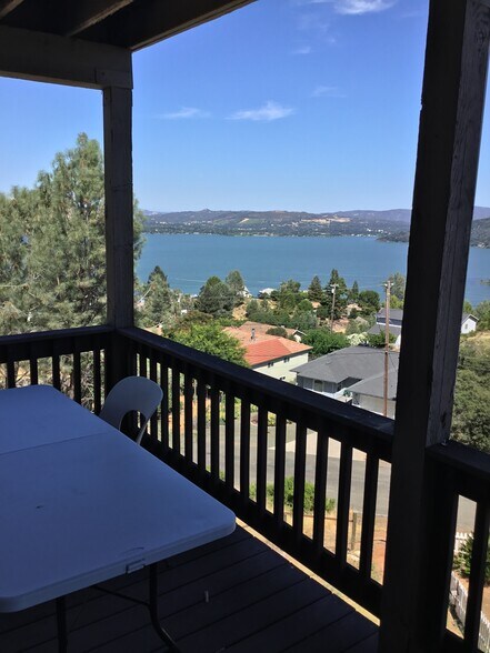 Building Photo - 10872 Skyview Dr