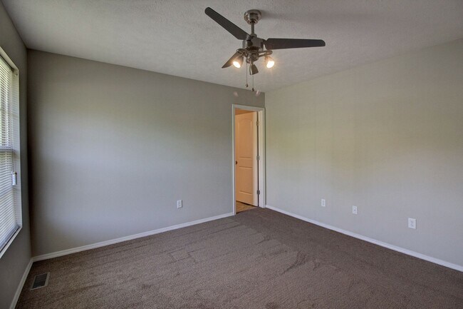 Building Photo - 1158 S Strasbourg Ave