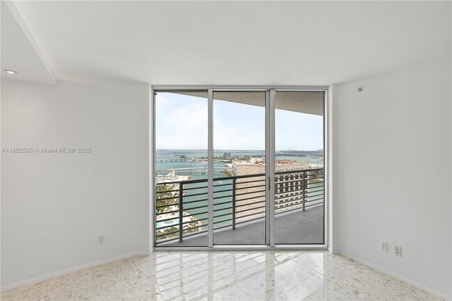 Building Photo - 325 S Biscayne Blvd