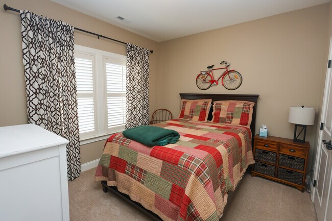 Building Photo - 504 Village Walk Ln
