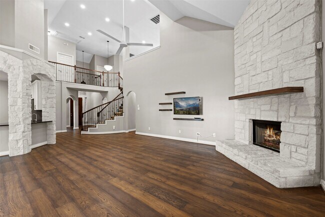 Building Photo - 2203 Sekola Ln