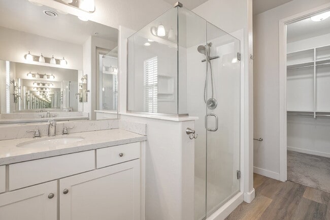 Building Photo - Sophisticated Camelback Corridor Tri-Level Townhome now available!