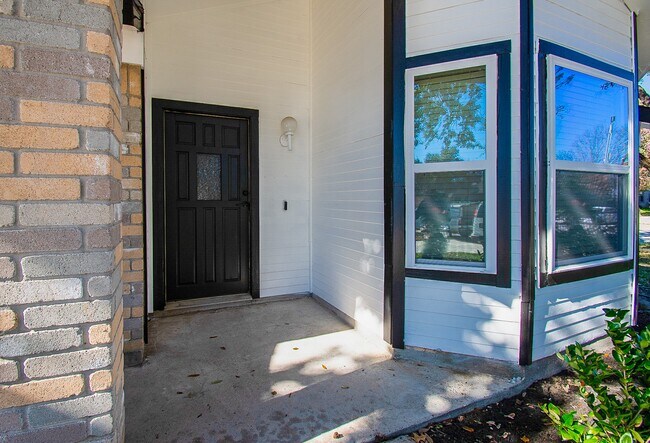 Building Photo - 16419 N Bend Dr