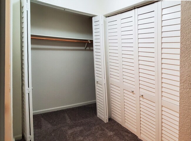 Building Photo - 3101 Garden Cir