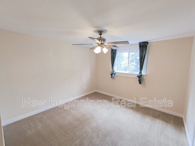 Building Photo - 5330 Silver Spur Ave