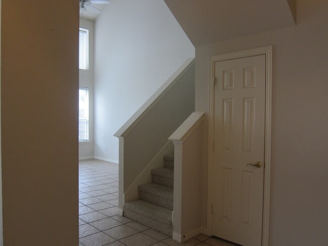 Building Photo - Townhome For Lease in Plano