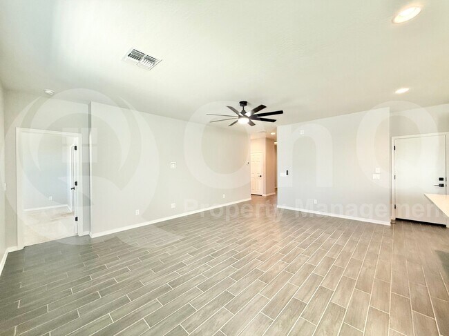 Building Photo - 5523 W Coplen Farms Rd