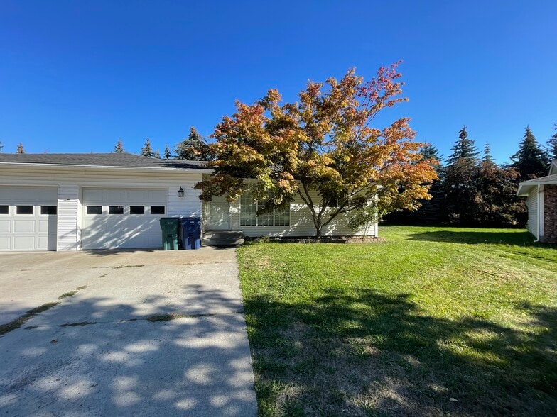Building Photo - 500 W Horizon Ct