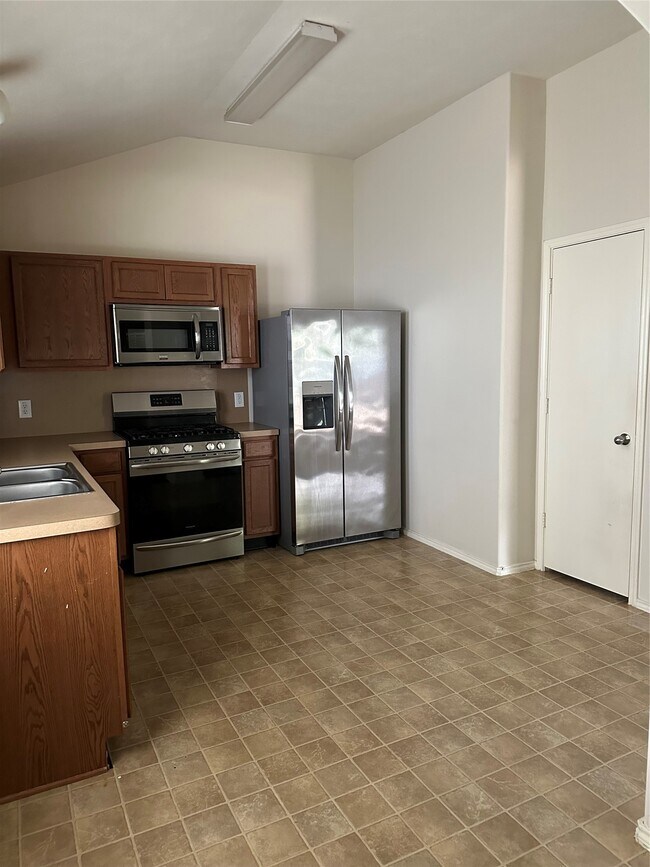 Building Photo - 15823 Regal Trace Ln