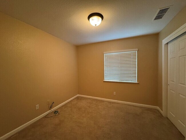 Building Photo - Beautiful 4 Bedroom Home with Solar – North Natomas