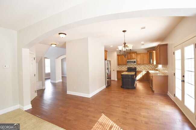 Building Photo - 606 Blackburn Ln