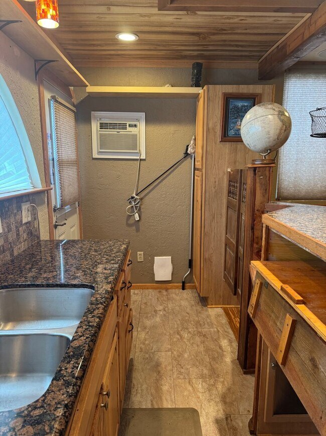 Building Photo - 29866 Carol Ave