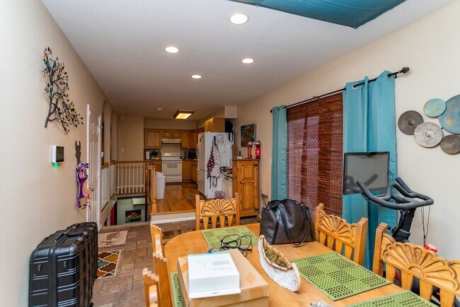Building Photo - Single Family Rancher in Garden Ranch