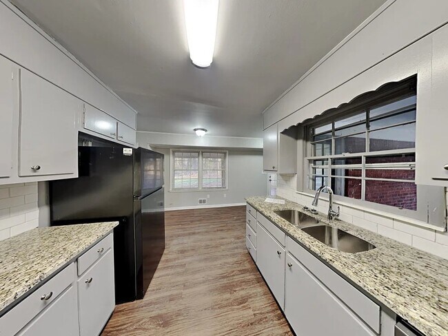 Building Photo - 3668 Scarlet Dr