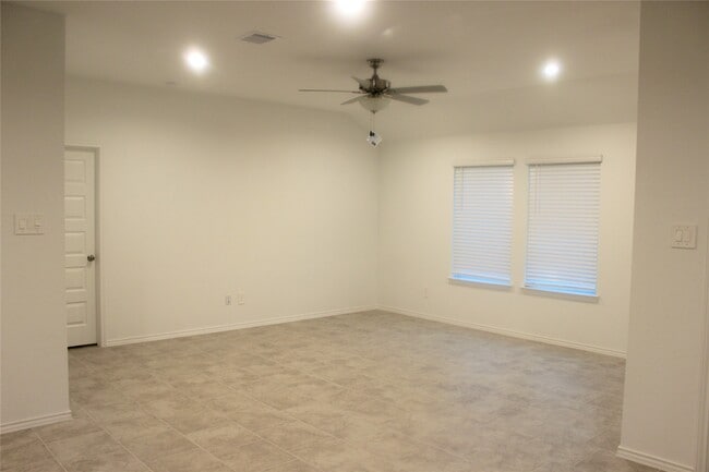 Building Photo - 1126 Appaloosa Ln