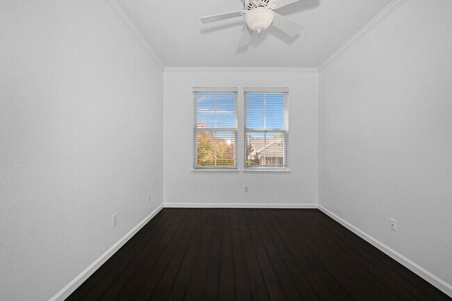 Building Photo - 166 Blackstone Dr