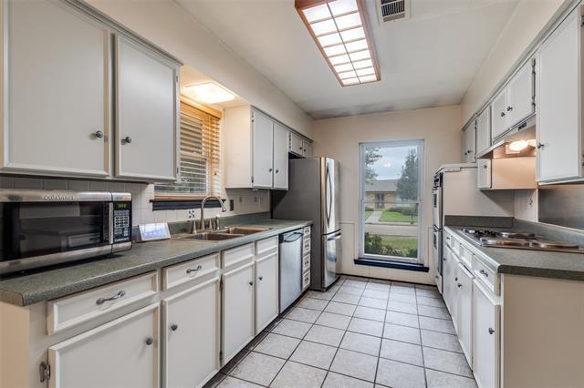 Building Photo - 718 Knollridge Dr