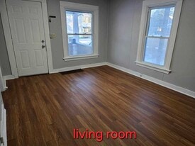 Building Photo - 1332 Poplar Pl