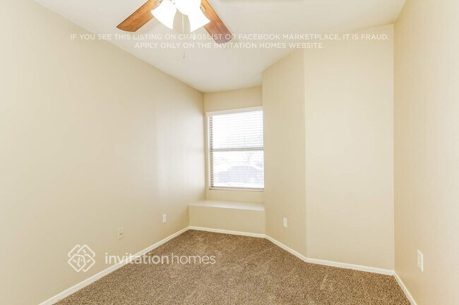 Building Photo - 8703 N 112th Ave