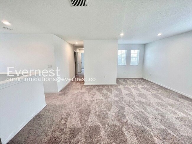 Building Photo - Spacious 5 Bed, 3.5 Bath Home with Fenced Yard and 2-Car Garage | Available Soon!