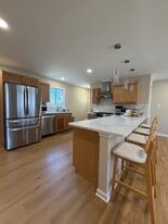 Building Photo - 6524 Greenleaf St