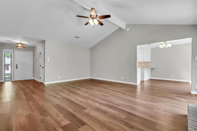 Building Photo - 4805 Gerona Dr