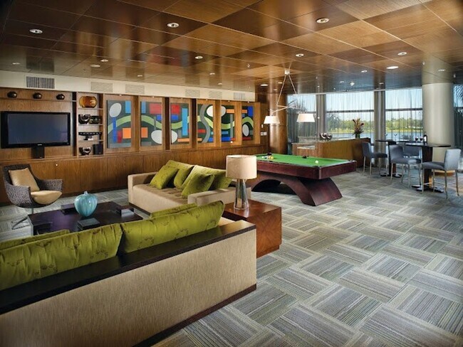 Building Photo - 2  Bedroom 2 baths Unfurnished Luxury Condo in Sunrise, Florida - Great Rental Price!