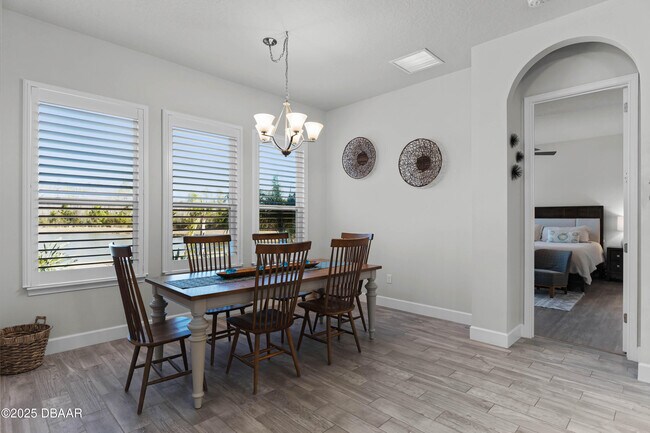 Building Photo - 636 Mosaic Blvd