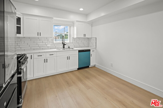 Building Photo - 2700 Fletcher Dr