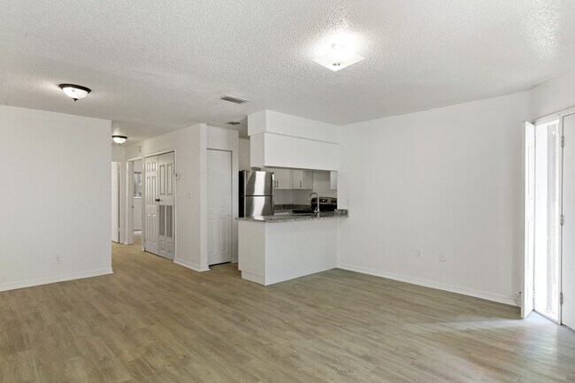 Building Photo - 113 Pearl St