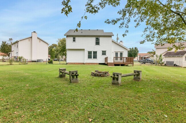 Building Photo - 900 Cimarron Ct