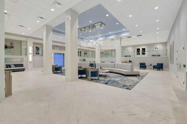 Building Photo - 14096 Huntington Pointe Dr