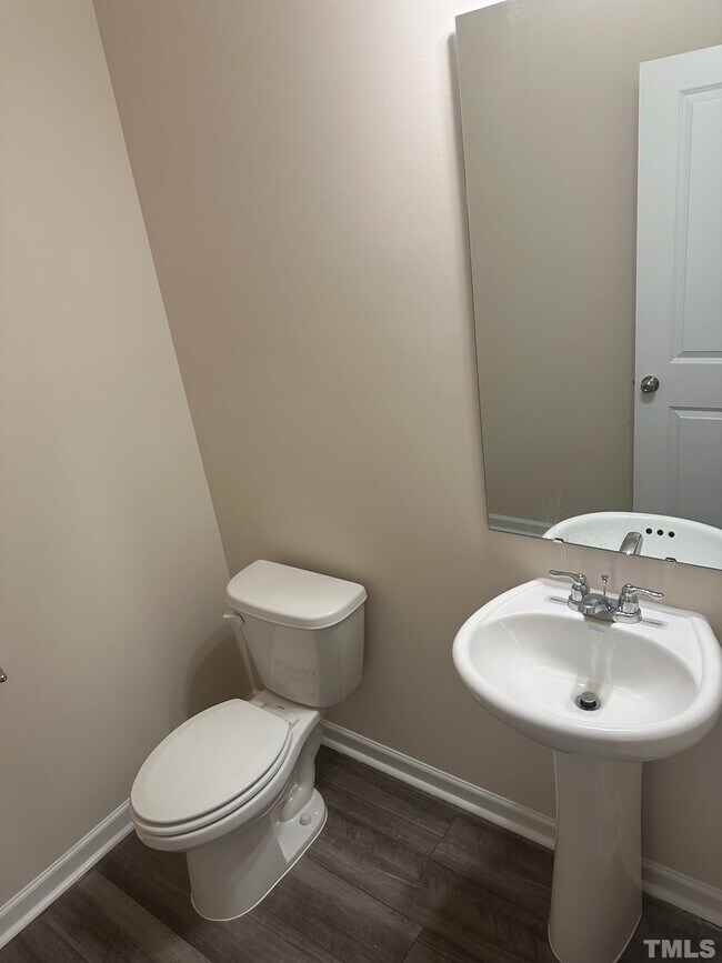 Building Photo - 240 Ribbon Rail St