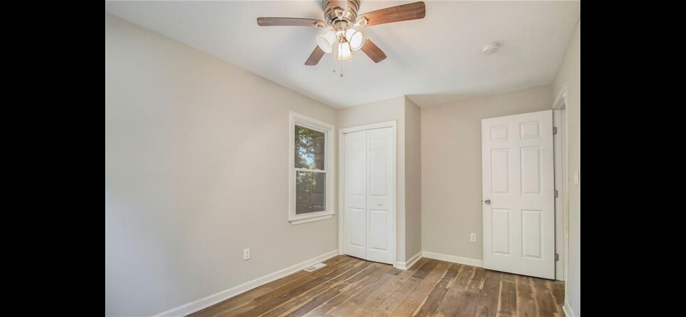 Building Photo - 3704 Asbury Ln SW