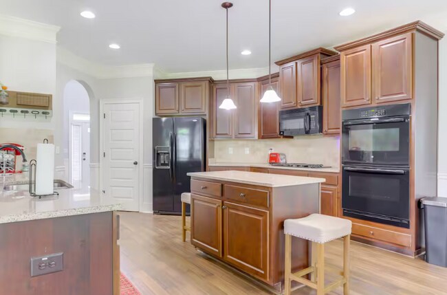 Building Photo - 135 Ravens Landing