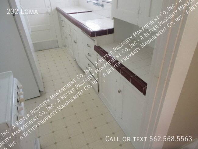 Building Photo - 232 Loma-