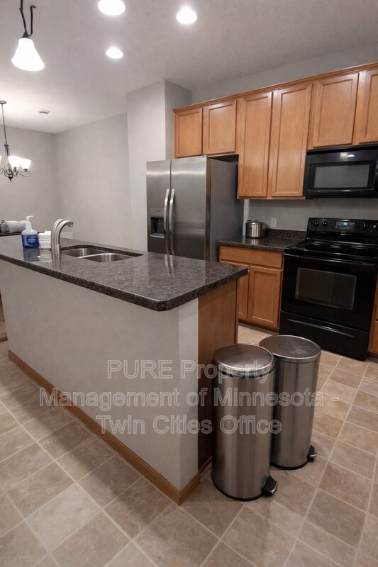 Building Photo - 15584 Empress Ave N