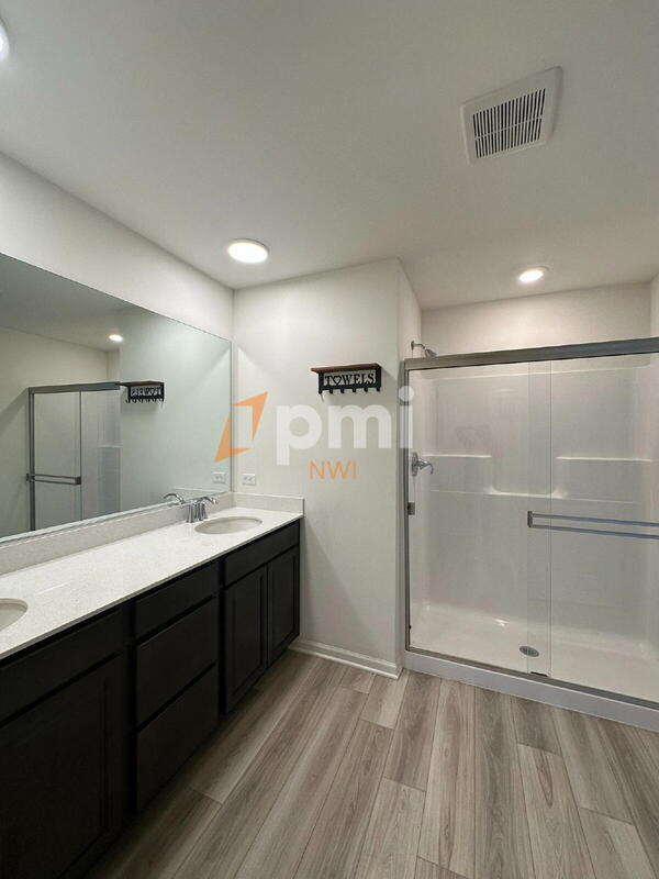 Building Photo - 2080 E 110th Ln