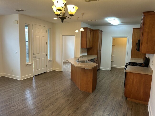 Building Photo - NB T 403-405