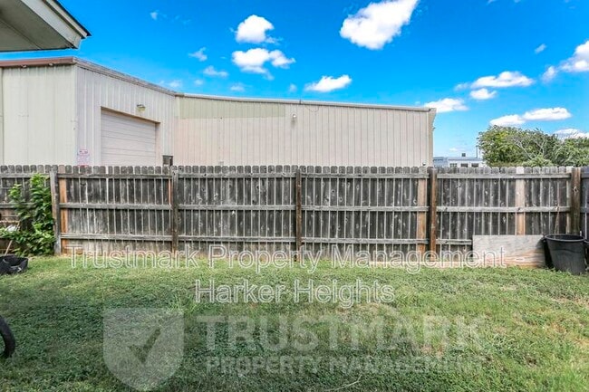 Building Photo - 3103 Courtney Ln