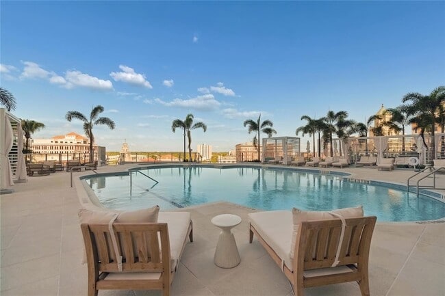 Building Photo - 400 Central Ave