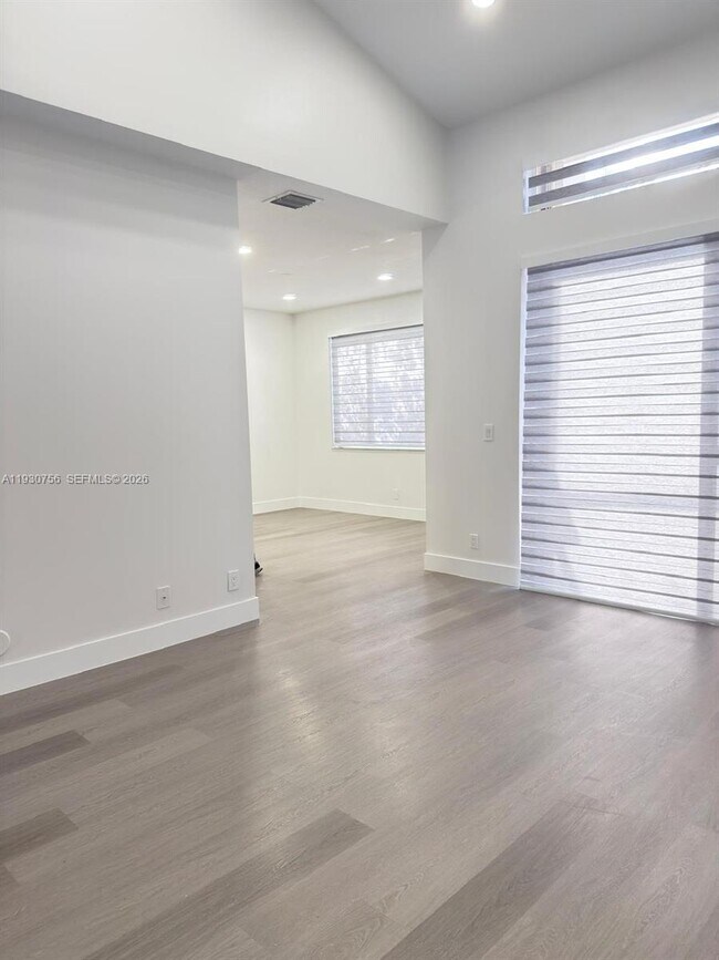 Building Photo - 12618 NW 56th Dr