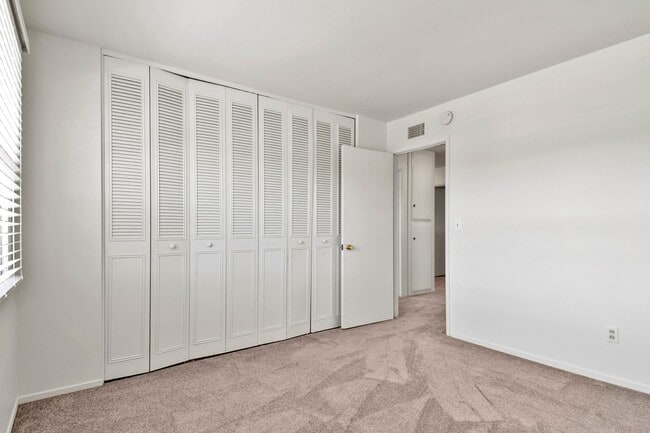 Building Photo - 700 S Yorba St