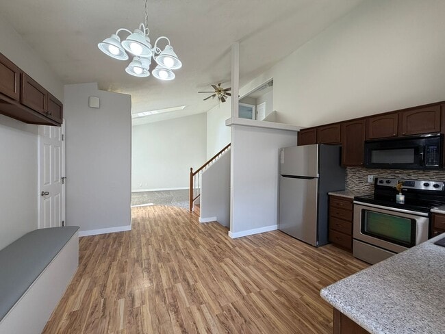Building Photo - Great 4 bed 2 bath home with RV parking in...