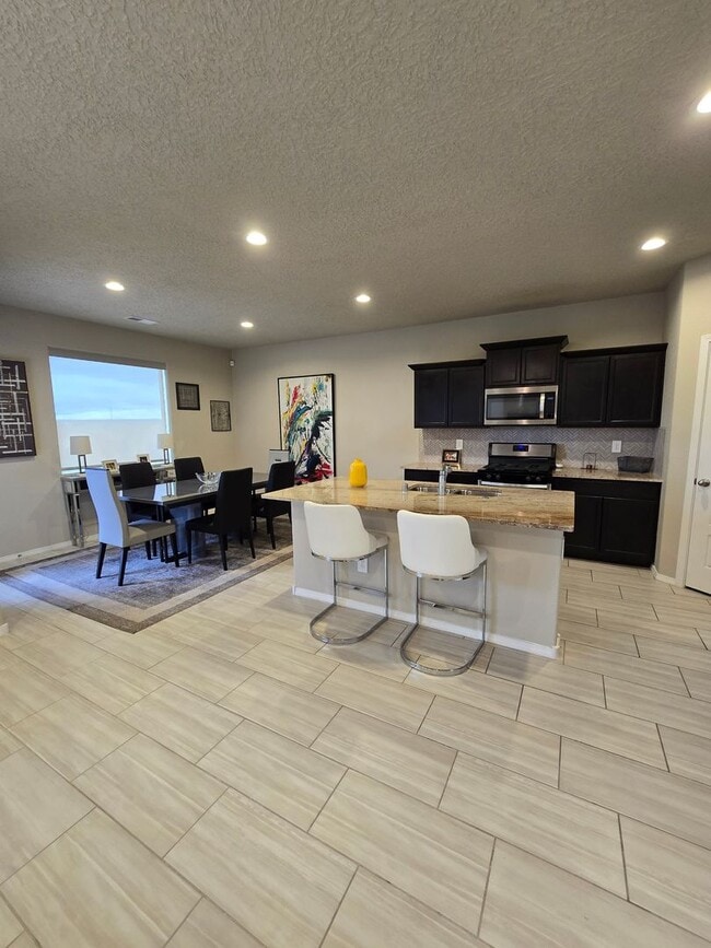 Building Photo - Beautiful 4 bedroom in Los Diamantes