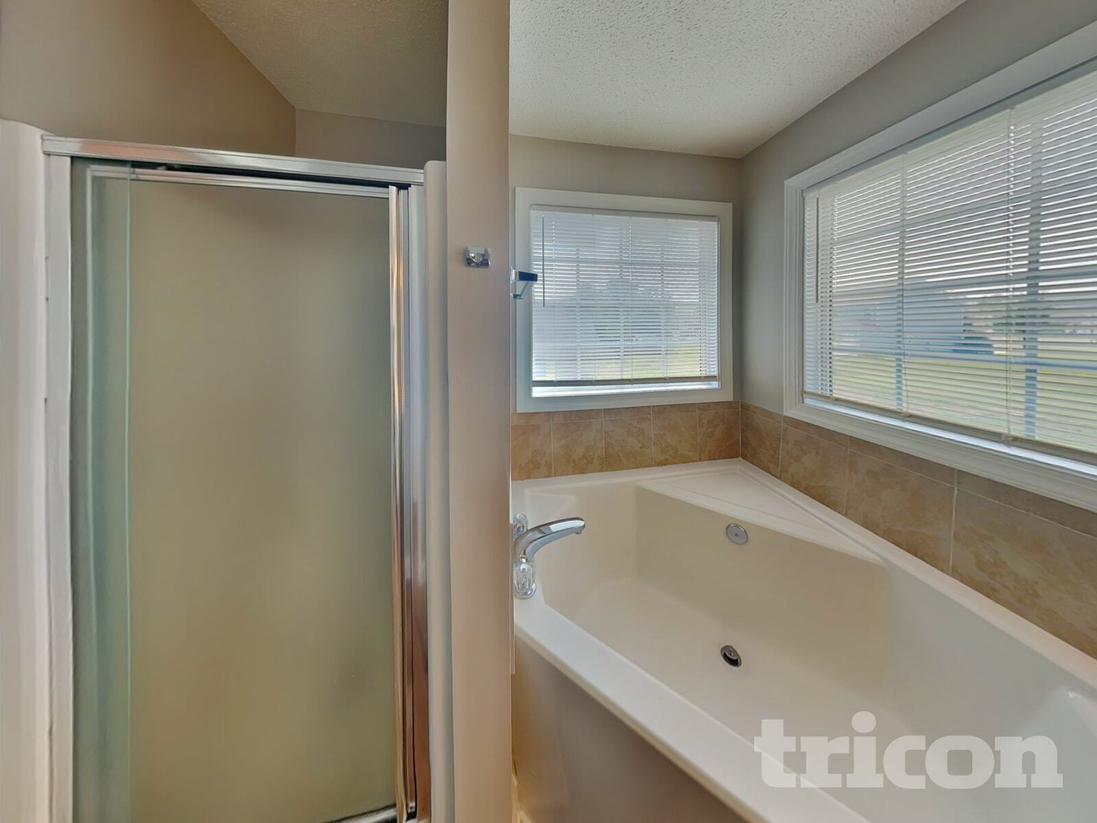 Building Photo - 2829 Rosemeade Dr