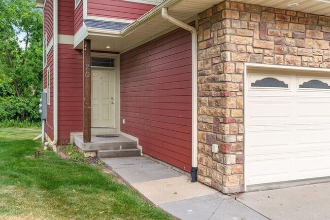 Building Photo - $2,695 | 4 Bedroom, 3.5 Bathroom Multi Flo...