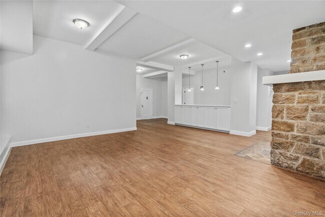 Building Photo - 232 Martine Ave